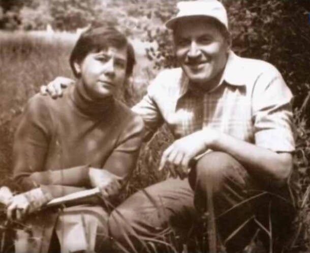 Начальство решило, что людям нужны развлекательные шоу с юмором ниже пояса, а Дроздов в этом участвовать не хотел Начальство решило, что людям нужны развлекательные шоу с юмором ниже пояса, а Дроздов в этом участвовать не хотел