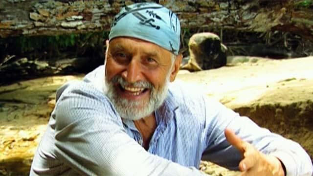 Начальство решило, что людям нужны развлекательные шоу с юмором ниже пояса, а Дроздов в этом участвовать не хотел Начальство решило, что людям нужны развлекательные шоу с юмором ниже пояса, а Дроздов в этом участвовать не хотел