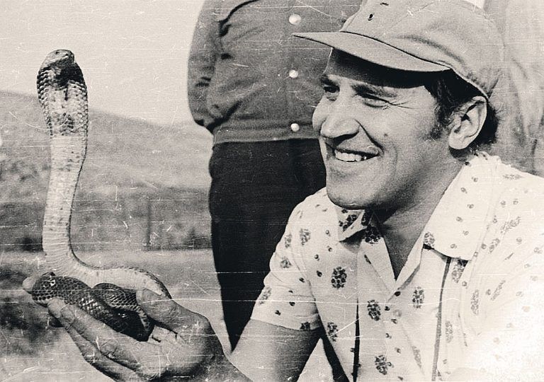 Начальство решило, что людям нужны развлекательные шоу с юмором ниже пояса, а Дроздов в этом участвовать не хотел Начальство решило, что людям нужны развлекательные шоу с юмором ниже пояса, а Дроздов в этом участвовать не хотел