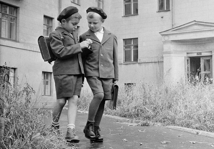 6 вещей, которые умел делать каждый советский школьник, а современные дети даже не думают об этом родители, уроки, детей, школы, могут, поэтому, знали, самостоятельно, труда, уроках, школьники, только, могли, готовить, приходилось, часто, проблем, переходили, ребенок, убирали