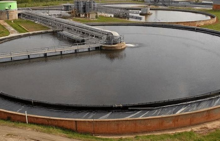 Жизнь после унитаза: какая судьба в дальнейшем ждёт воду, которую мы спускаем в бездну очистки, резервуары, решётки, после, через, мусор, крупный, отстойники, унитаза, этого, направляется, часов, литров, обеззараживание, помощи, Следом, коагуляции, занимает, сточных, Сначала